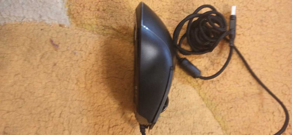 Продавам гейминг мишка Krypton 220 Genesis.Цена 10 лв.