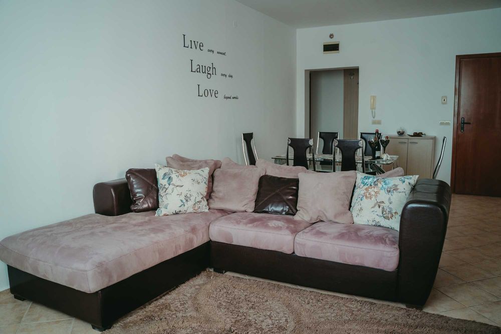 Невероятен тристаен  апартамент с паркомясто на 5 минути плаж Кабакум