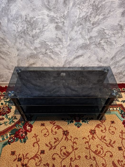 Продаю тумбу под телевизор