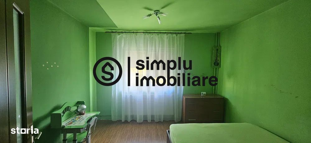 3 decomandate, etaj 3/4, centrala, 1 Mai - 400 Euro