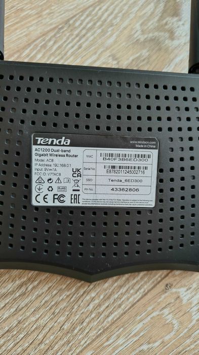 Router Wireless Tenda AC1200 Dual-Band – Stare excelentă / Alimentator inclus