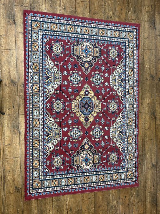 Красно-синий ковер