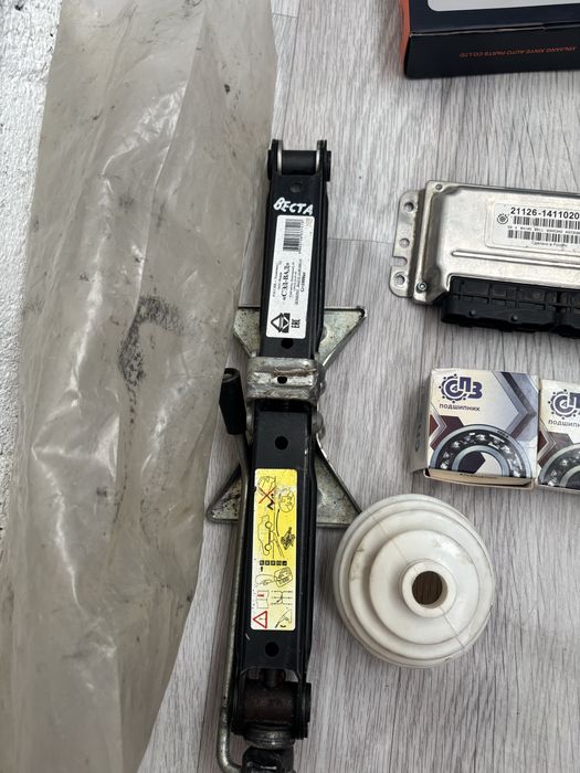Запчасти новые на приору