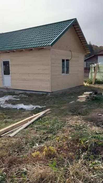 Vindem case construibile realizăm containere pe structură metalică