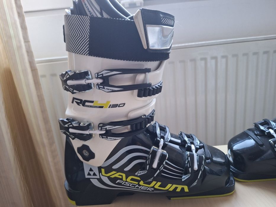 Clapari ski Fischer Vacuum RC4 130