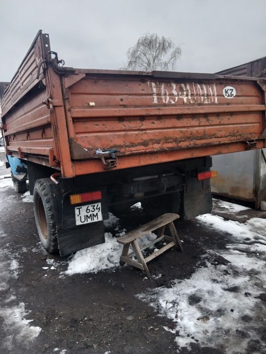 Газ 3307 в не рабочем состоянии.