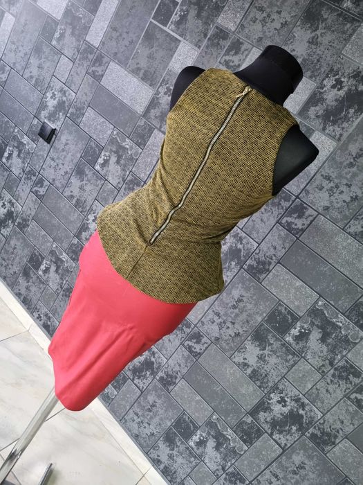 Bluză si fusta deosebite