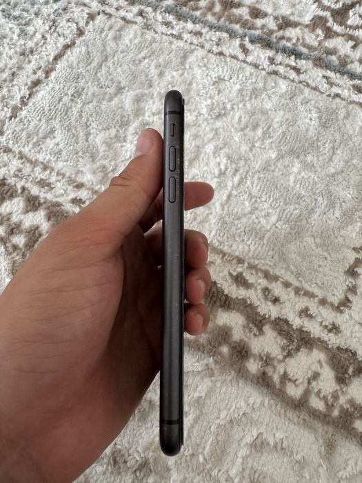 iPhone 11  64гб
