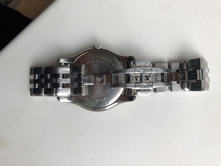 Часы: Emporio Armani
