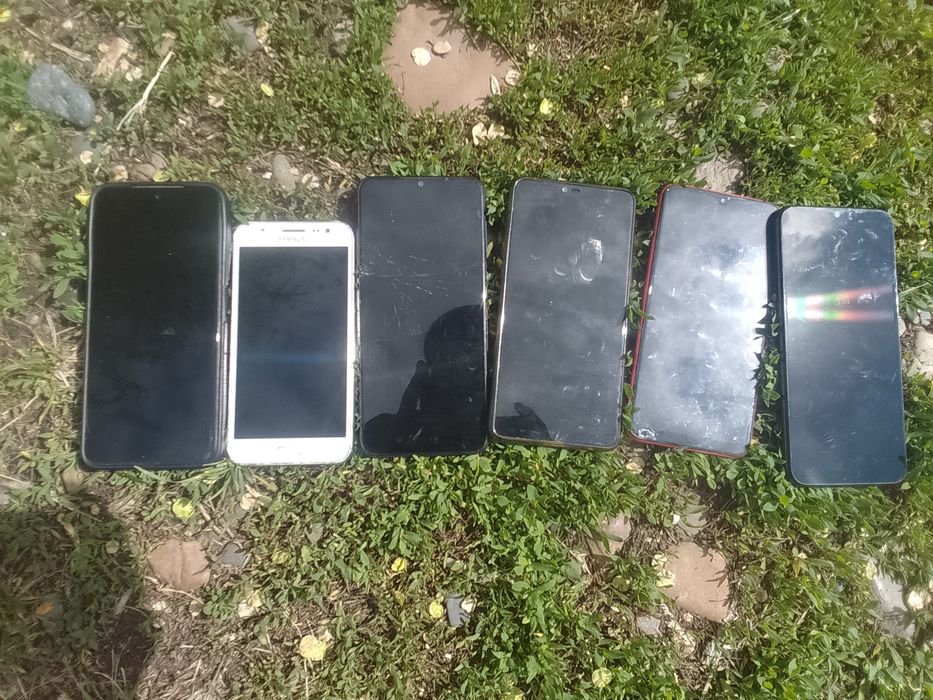 Сломанные телефоны (Samsung, Infinix, Redmi, Starlet)
