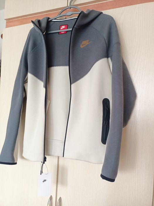 Hanorac jacheta noua Nike Tech original