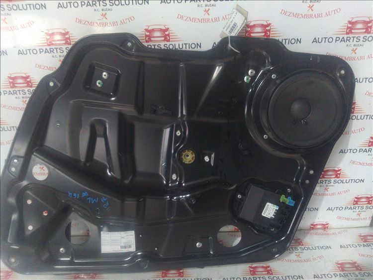boxa usa dreapta fata mercedes benz ml w 164
