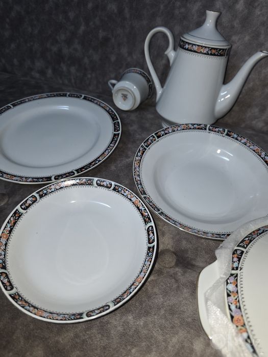 Продаётся китайский сервиз