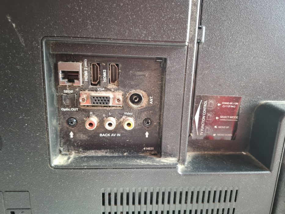 Продавам телевизор Hitachi 40 инча