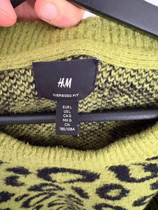 Зелен пуловер с черна шарка от H&M