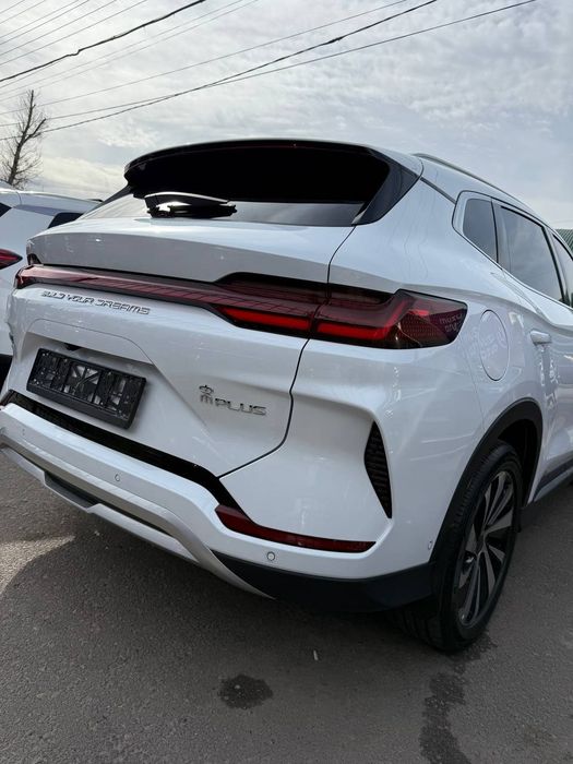 Чемпион  BYD song plus 605