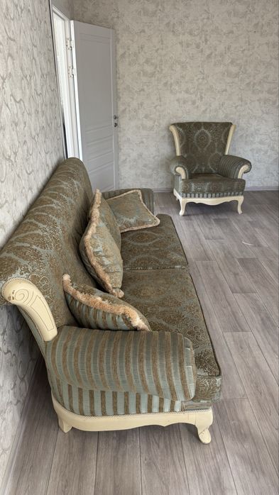 Диван и кресло б/у