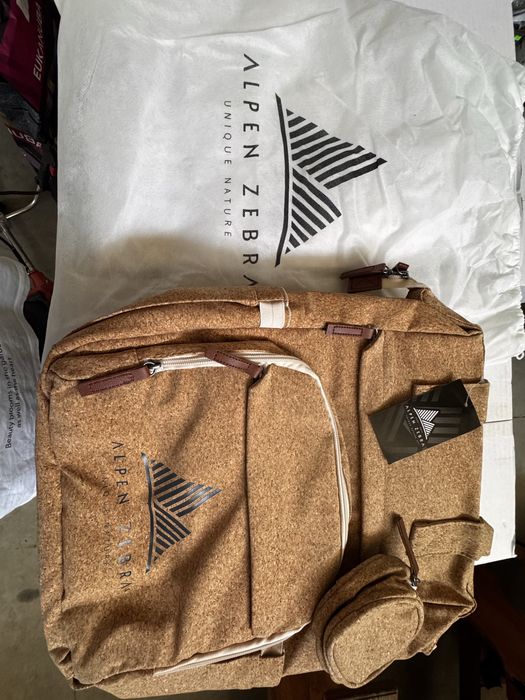 Коркова раница за бебе