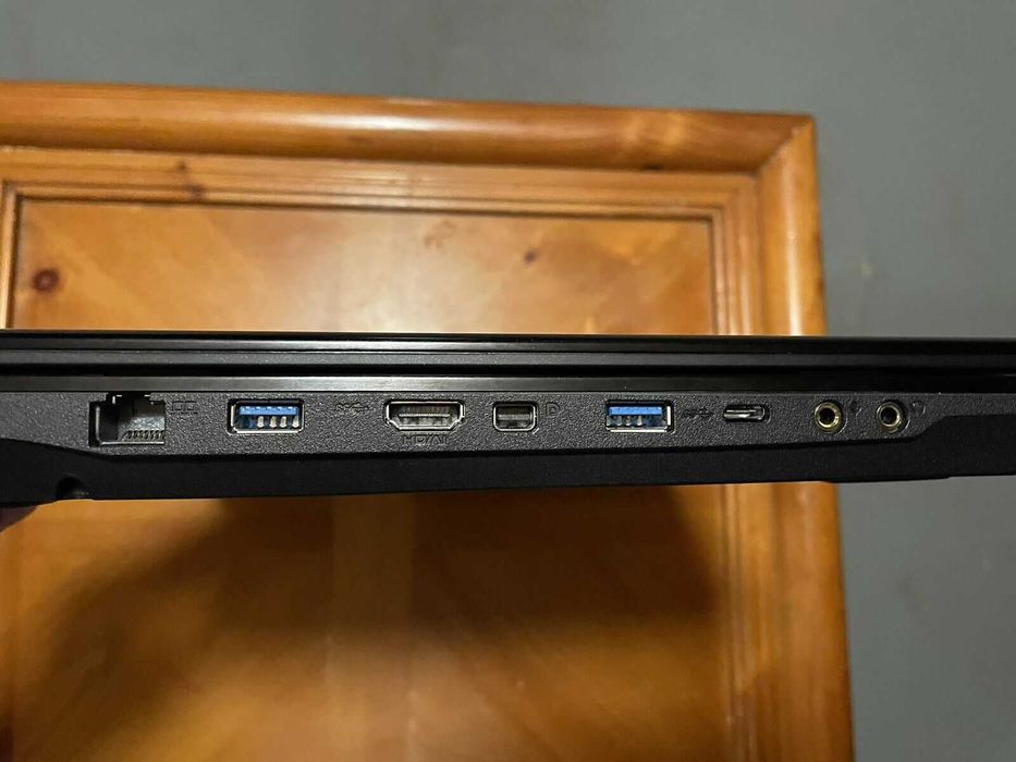 MSI GP72 Leopard Pro (i7-7700HQ, GTX 1070 VRAM 8GB, DDR4 32Gb)