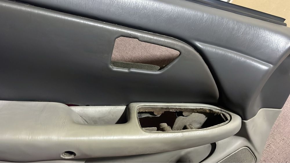 Обшивка двери камри 20-25