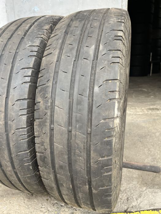 2 бр. гуми за бус 205/75/16C Continental DOT 2120 5 mm