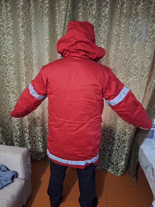 Продам рабочую куртку с жилетом.