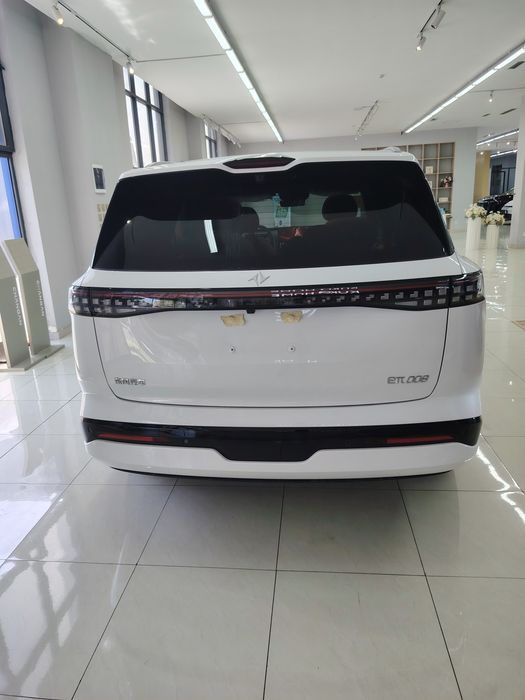 DONGFENG 008 gibrid 210km Max 2026