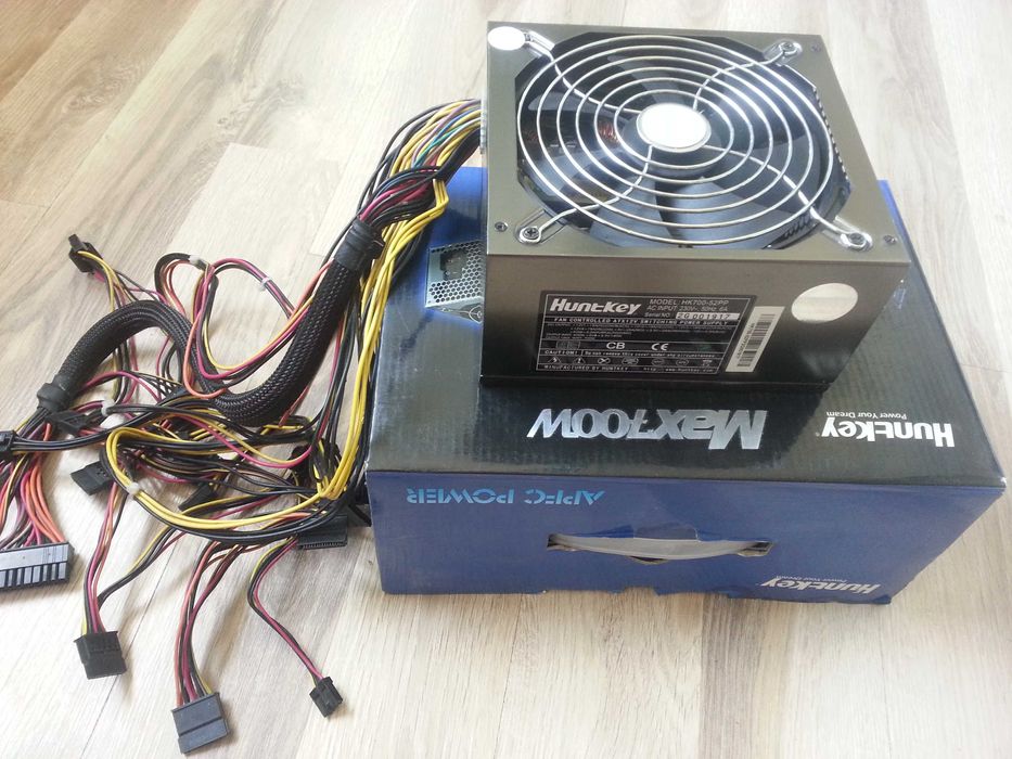 HuntKey 700w в идеальном состоянии работает отлично.