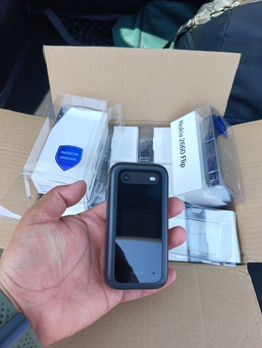 Nokia 2660 Flip раскладной телефон