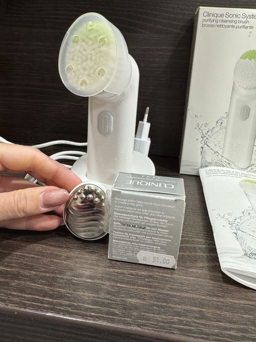 Clinique sonic system ултразвукова четка за лице + подарък масажна