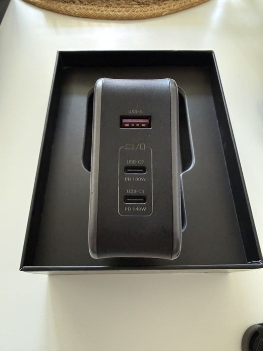 Ugreen Nexode 140W GaN зарядно