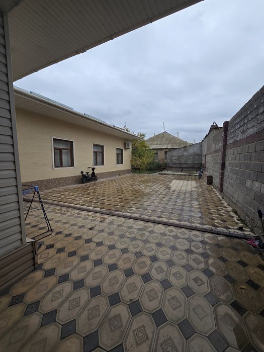 Дом  в центре Аксукента .