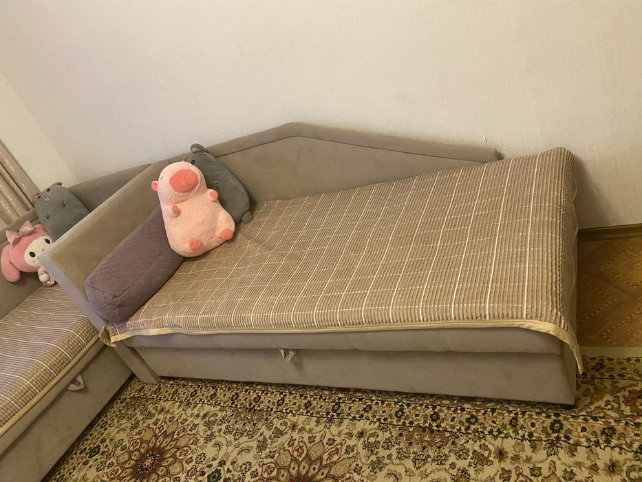 Продам 2 кровати 1,8м