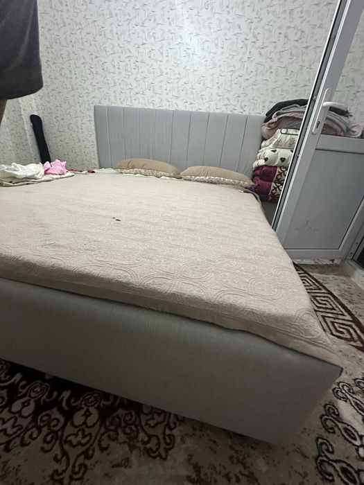 Спальный кроват Б/у