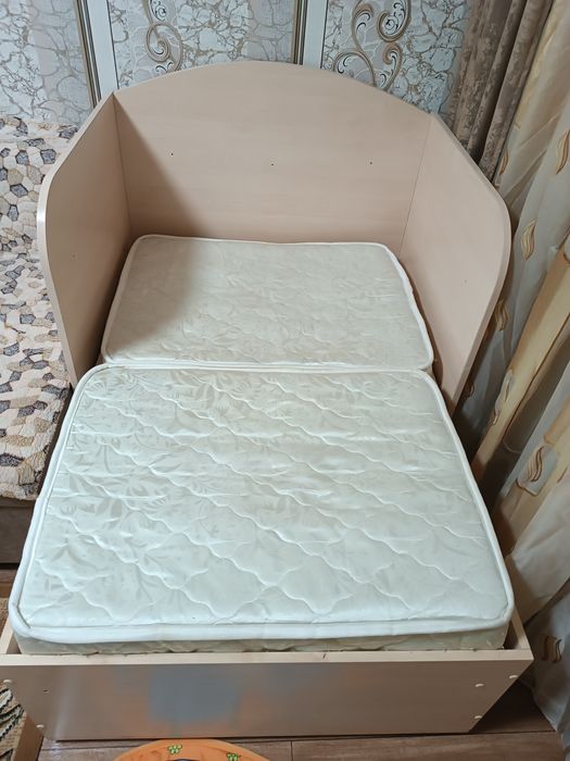 СРОЧНО ПРОДАМ Детскую кровать! Реальному покупателю торг!