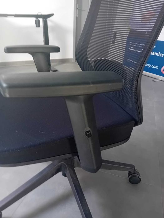 Scaun ergonomic reglabil, spatar din mesh, suport lombar 150 RON Iasi