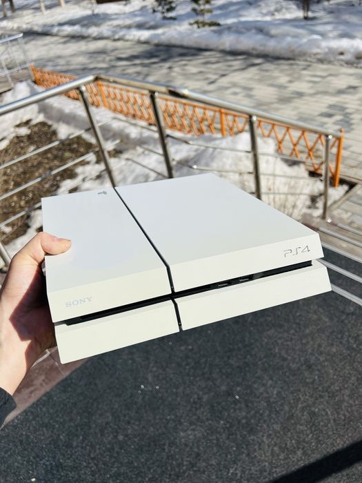 PS4 Fat 500 GB RDR 2 с дисками