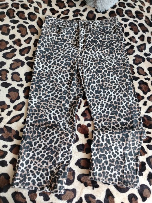 Blugi cu model leopard