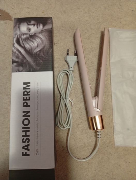 Placă de întins părul nouă