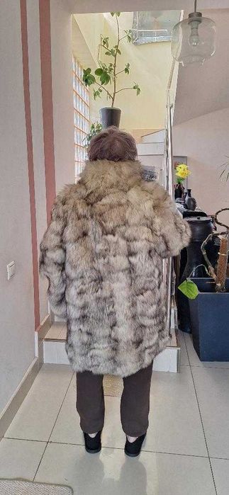 haina blana vulpe argintie noua marime 38-40 M-L pret 1000 lei