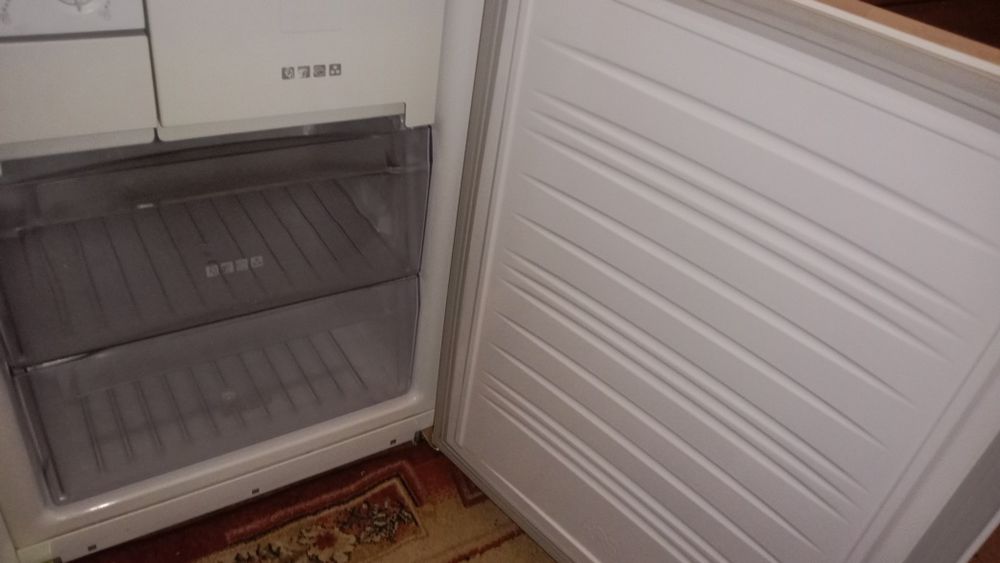 Продам холодильник samsung на запчасти