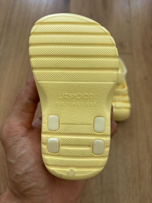 Детски сандали Liewood и бански H&M