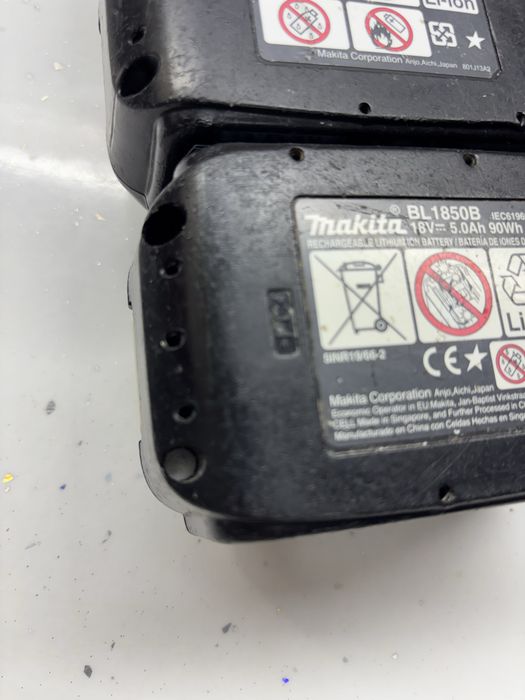 Incarcator makita 18v si 12v +baterii