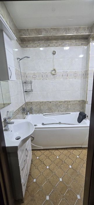 Чиланзар 1  3/3/4  балкон 2*7 и 1*3