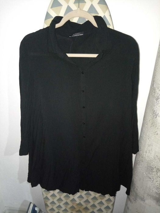 Vand lot haine pentru dama