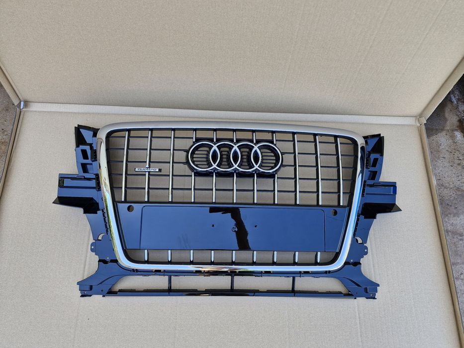 Grila centrala Audi Q5 8R NOUA 2008-2012