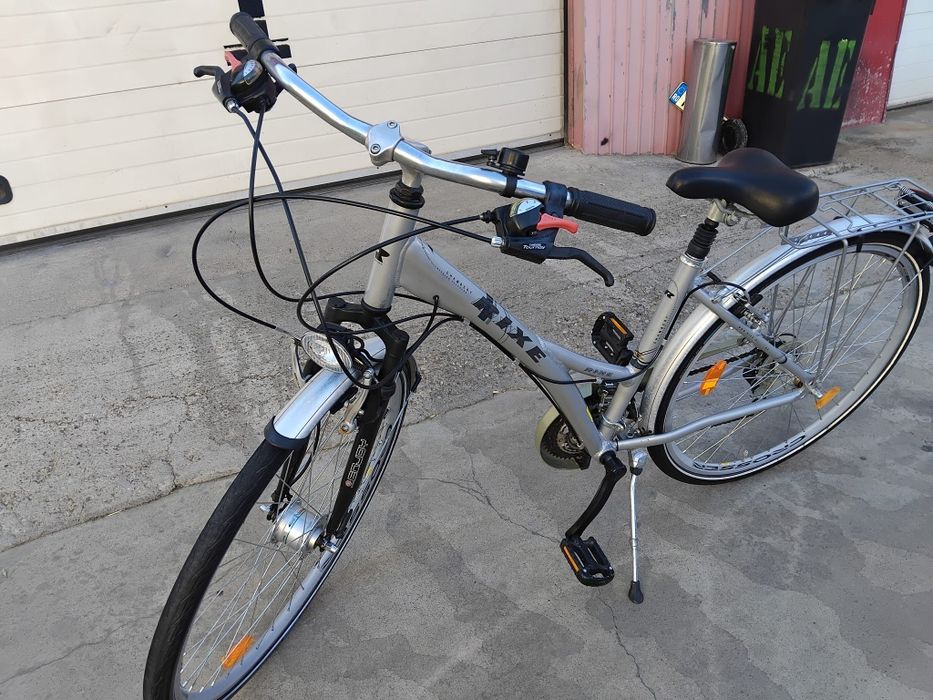 Vând bicicleta din aluminiu pentru damă
