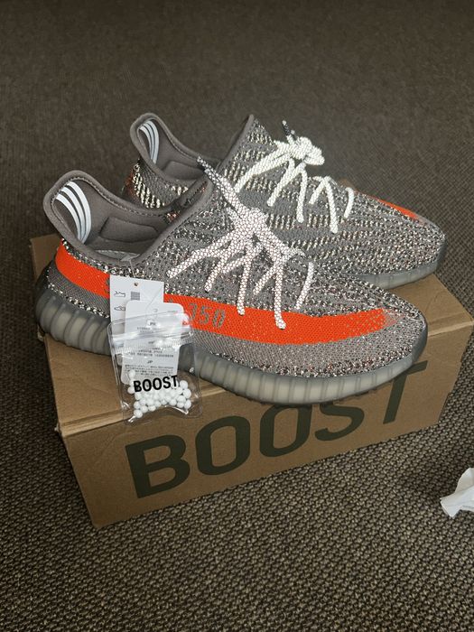 YEEZY 350V2 BELUGA marimi disponibile 42,43