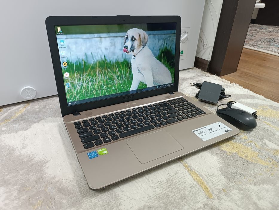 Ноутбук ASUS + Сумка и мышка.