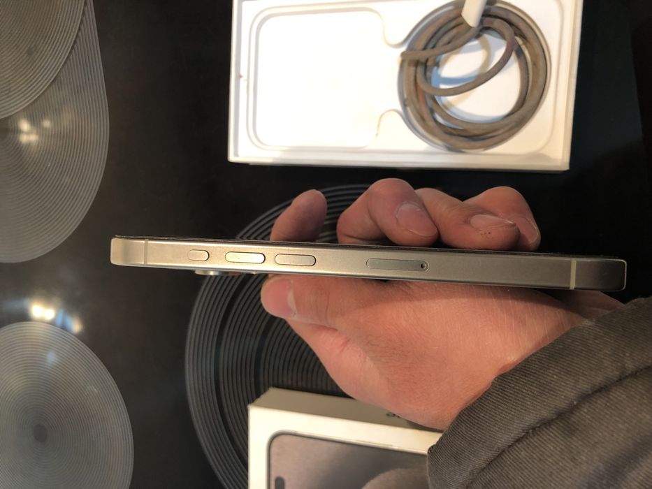 Продам Айфон 15 про